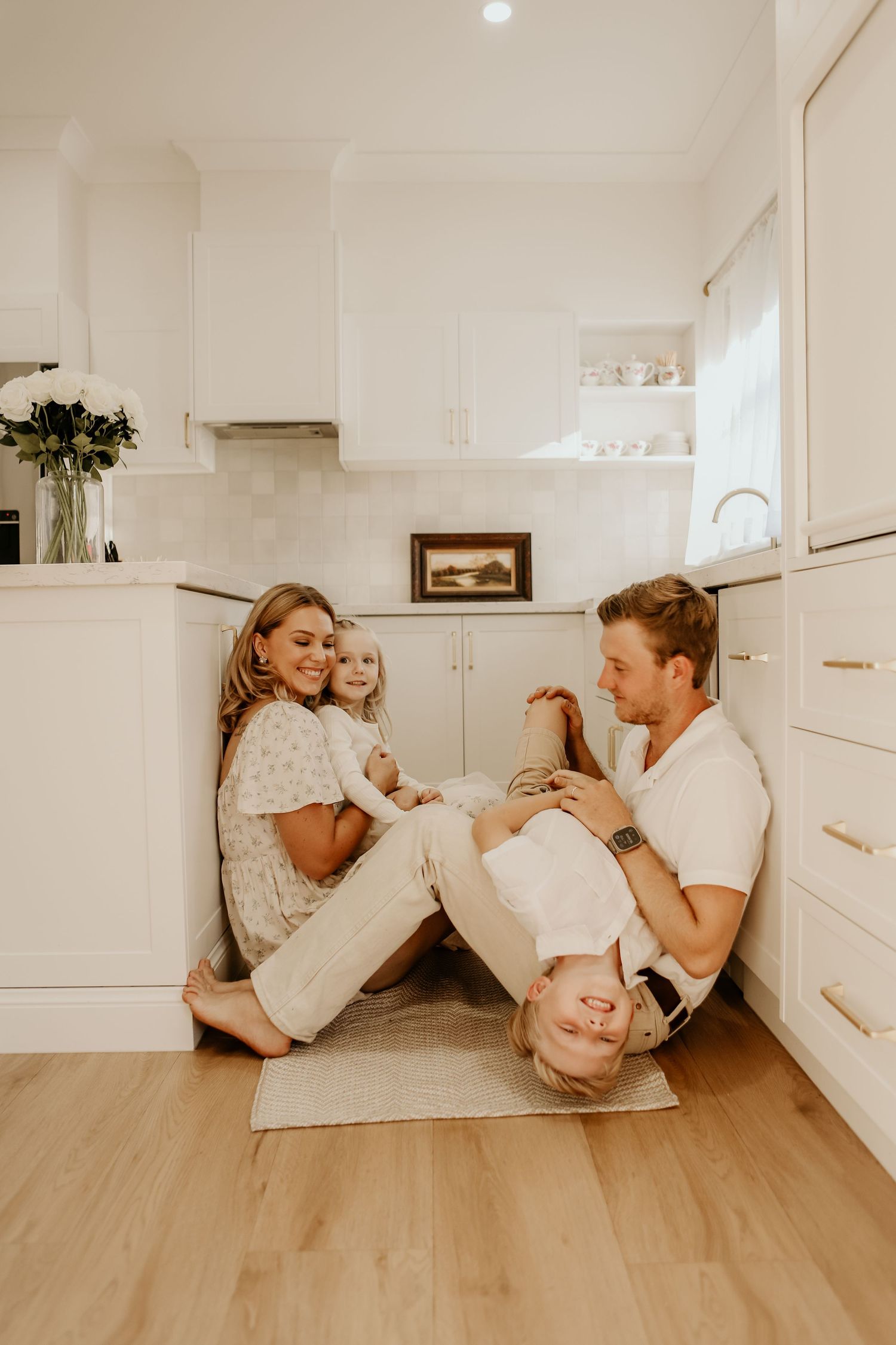 Family cuddles for a lifestyle session
