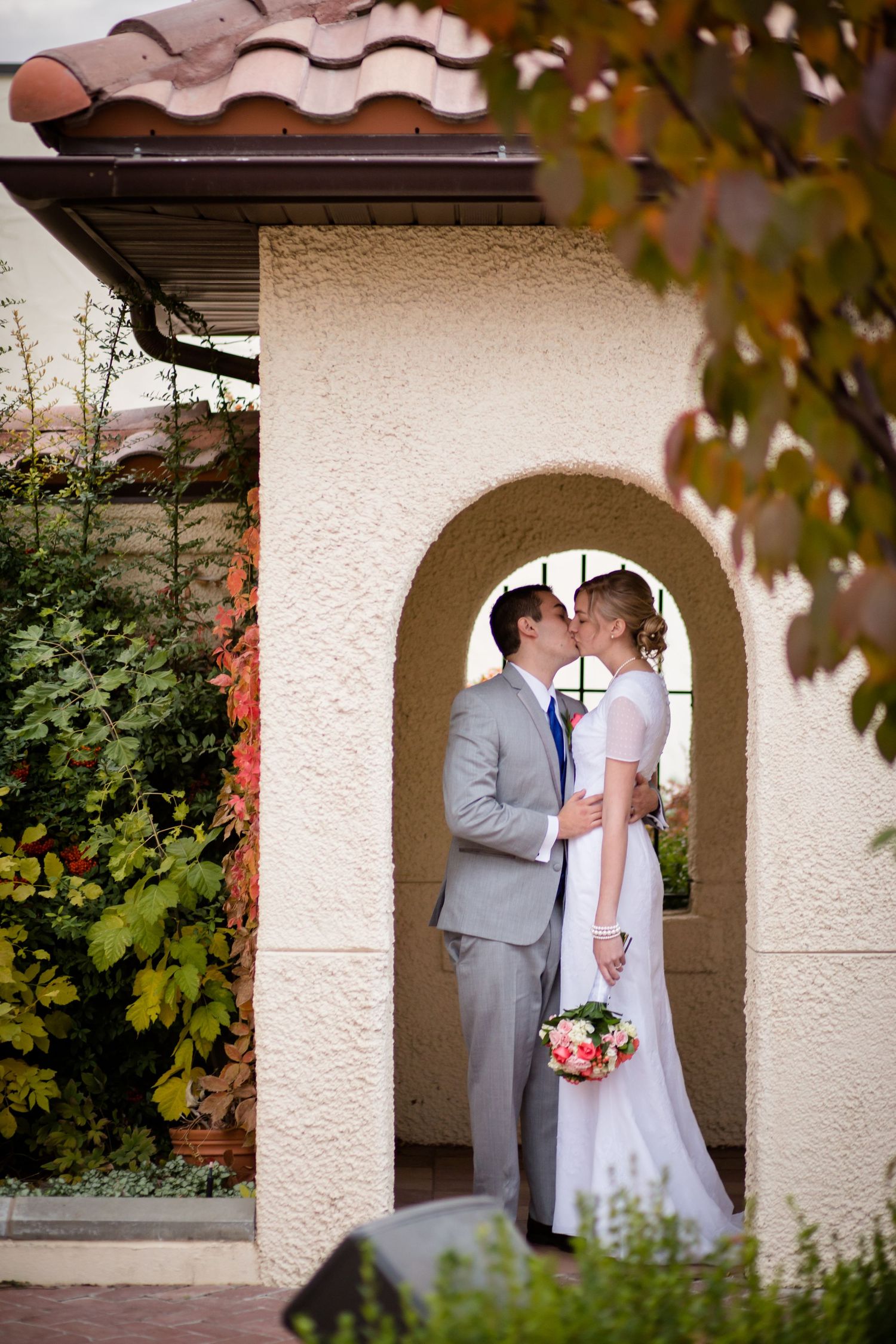 Springville Art Museum Utah wedding bride and groom spanish architecture