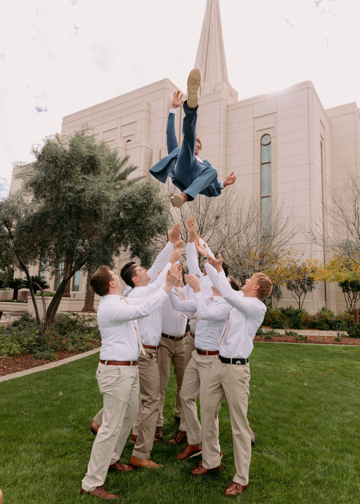 Wedding day temple photos in Arizona.