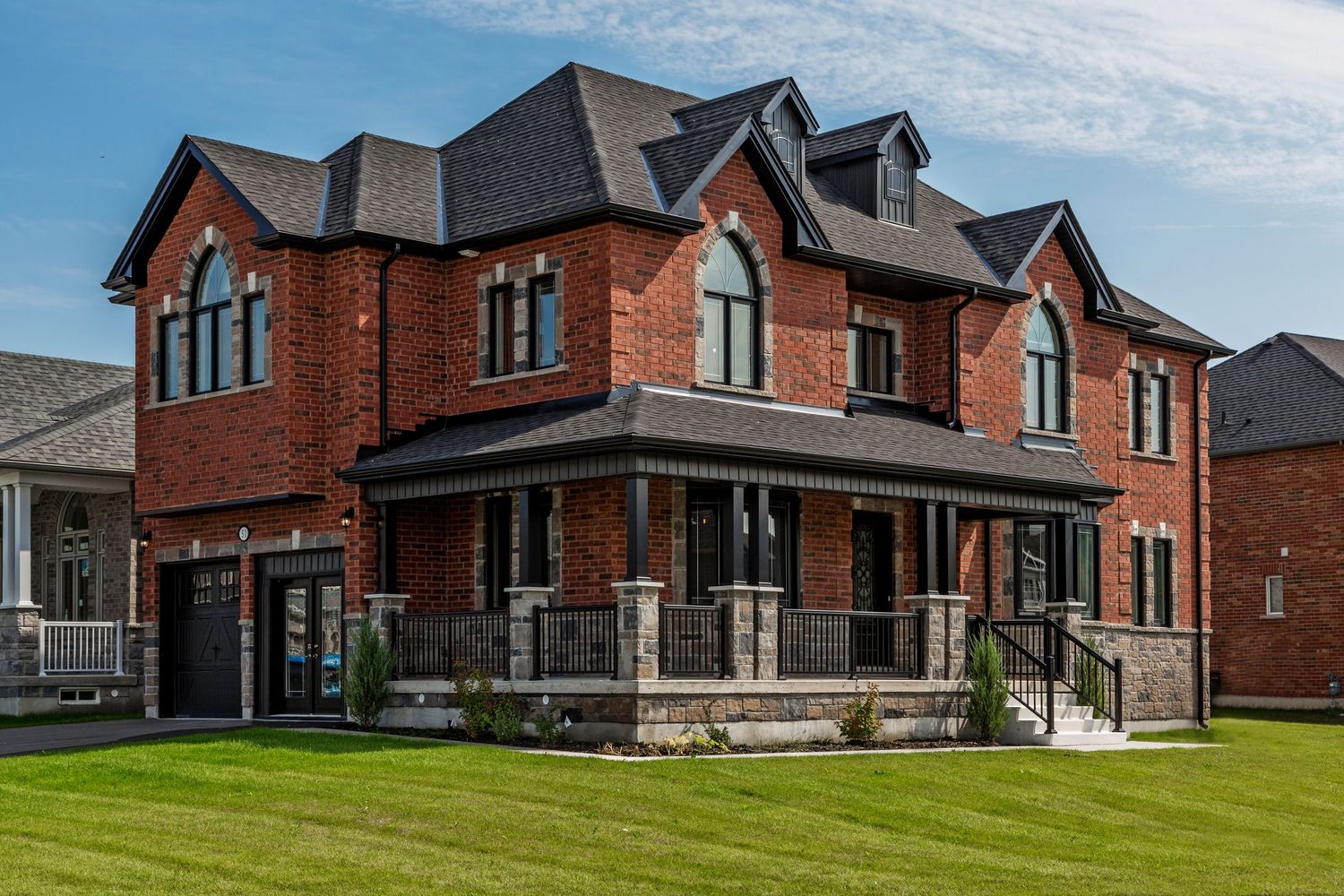 A photo of a detached home in Angus Ontario for a real estate listing in Simcoe County photographed by Sarah Tennant