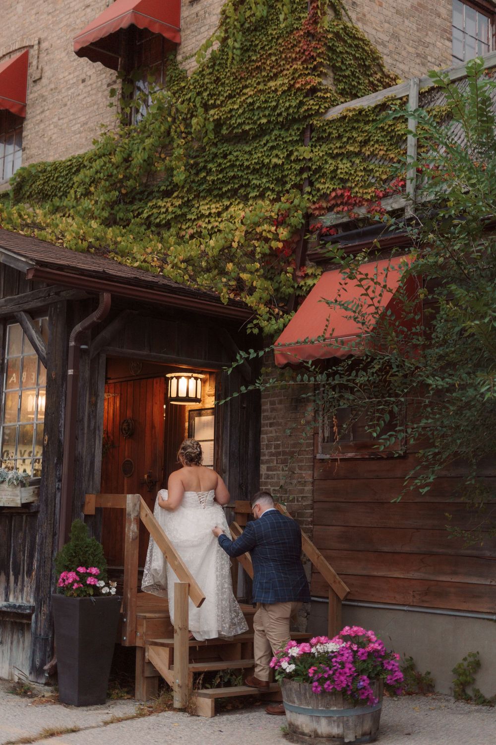 Bridgewater, Nova Scotia and surrounding Southshore areas - Soft & sentimental wedding photography. Storytelling told through imagery.