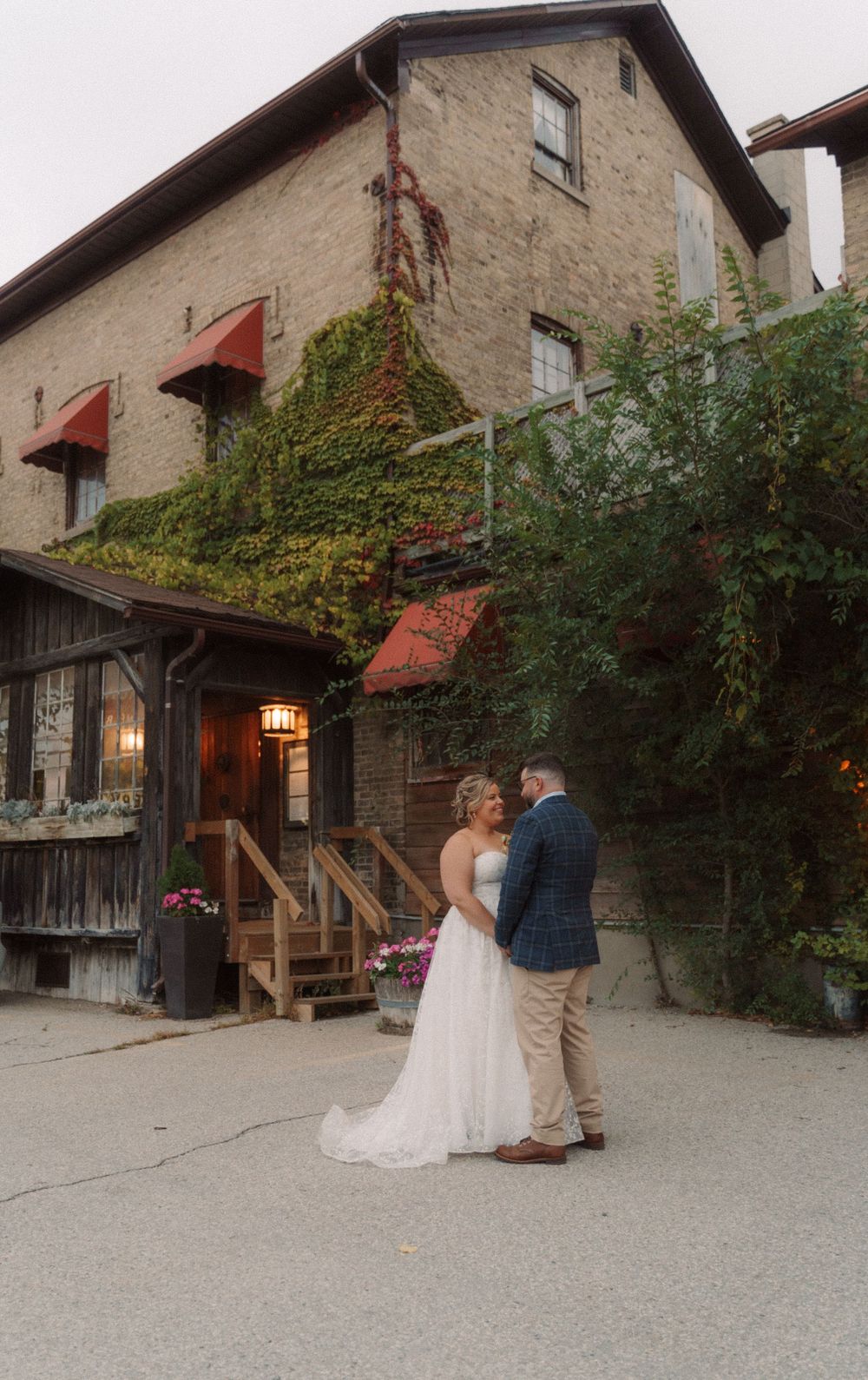Bridgewater, Nova Scotia and surrounding Southshore areas - Soft & sentimental wedding photography. Storytelling told through imagery.
