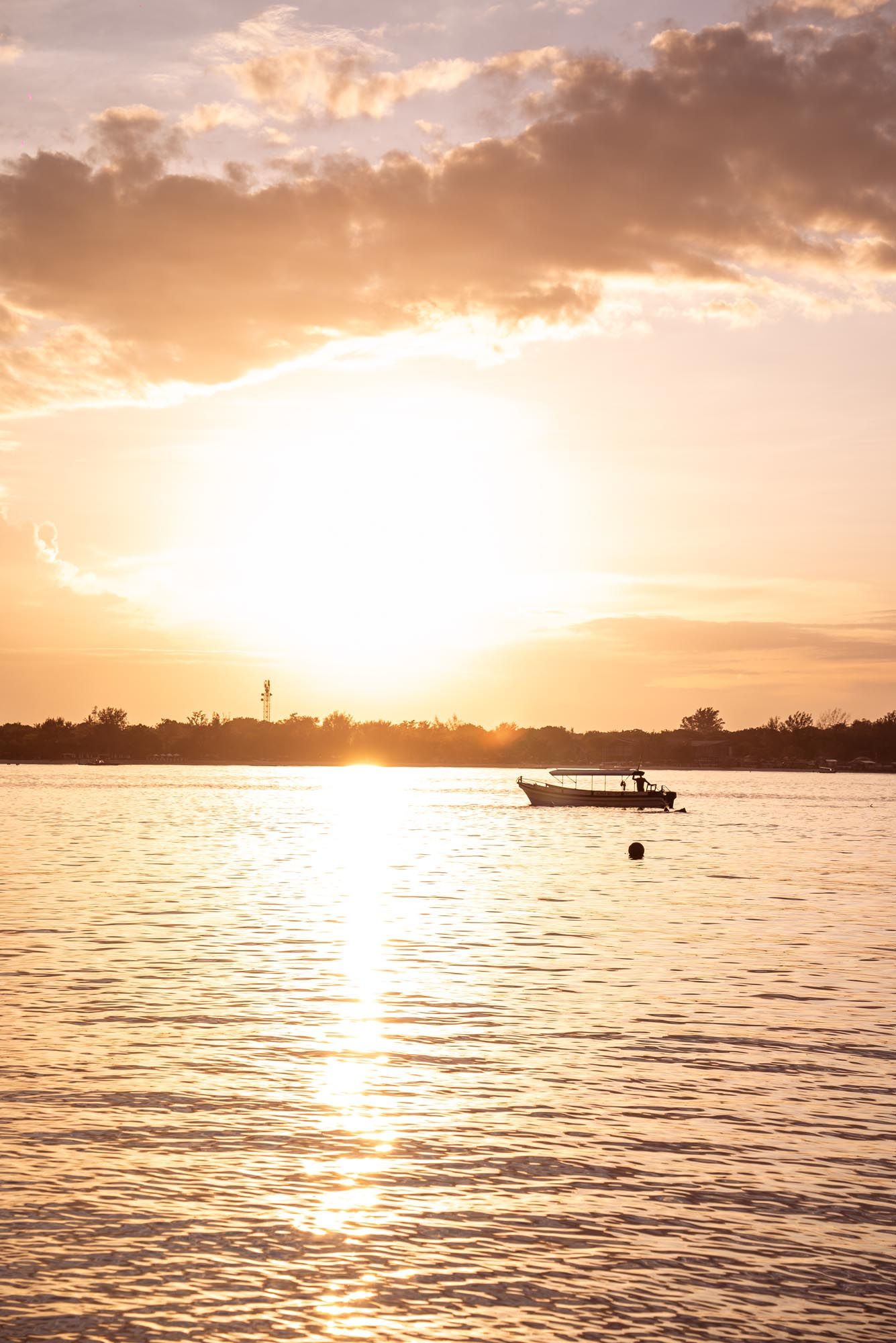 Sunset on the west coast of Gili Meno