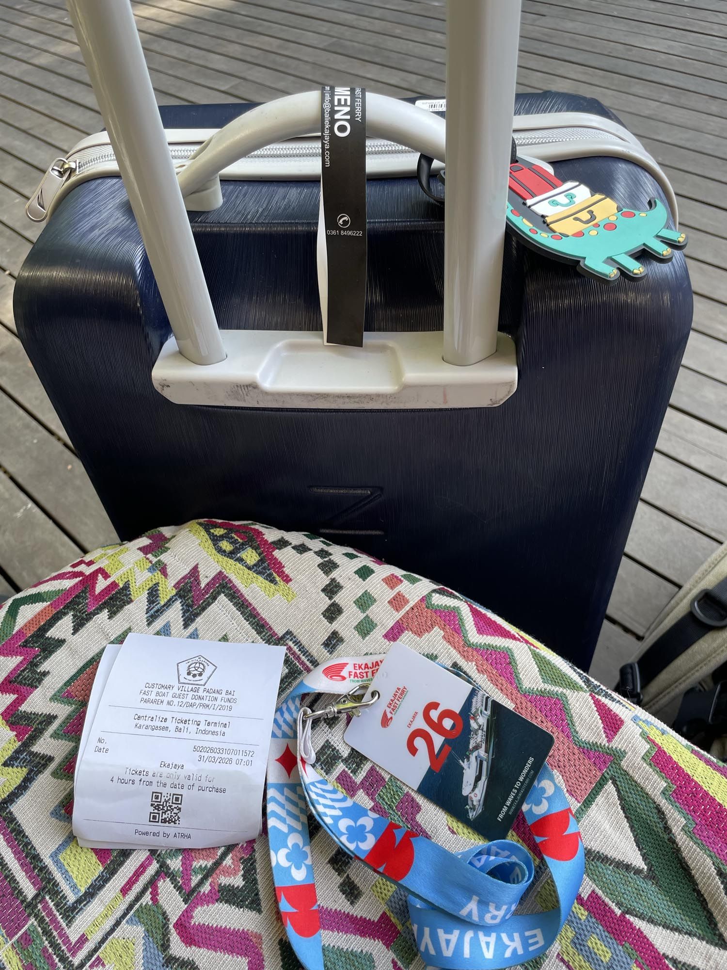 Biglietto e tag bagaglio per il traghetto Bali Gili