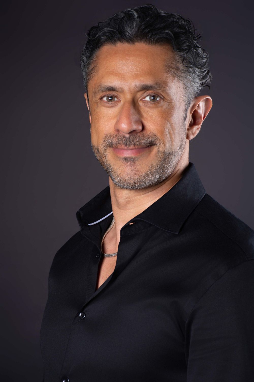 Fotografía de retrato ejecutivo masculino y personal branding en CDMX. Imágenes profesionales de alto impacto para perfil corporativo y Link