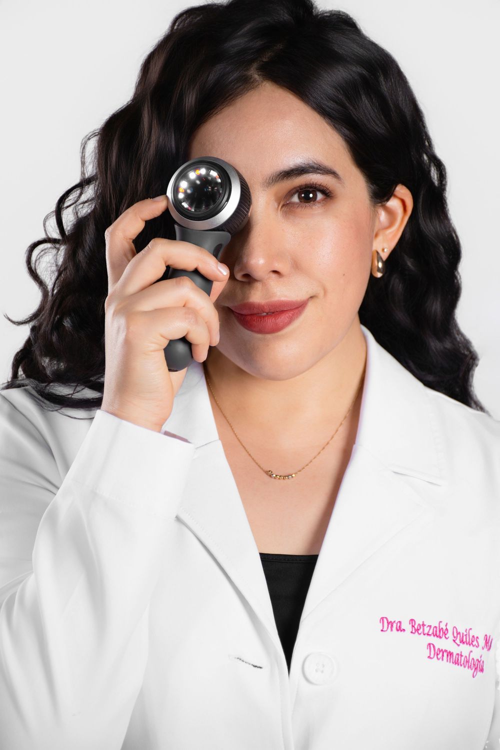Retrato profesional de marca personal y perfil corporativo en estudio. Fotografía de autor bajo cita en Coyoacán Centro