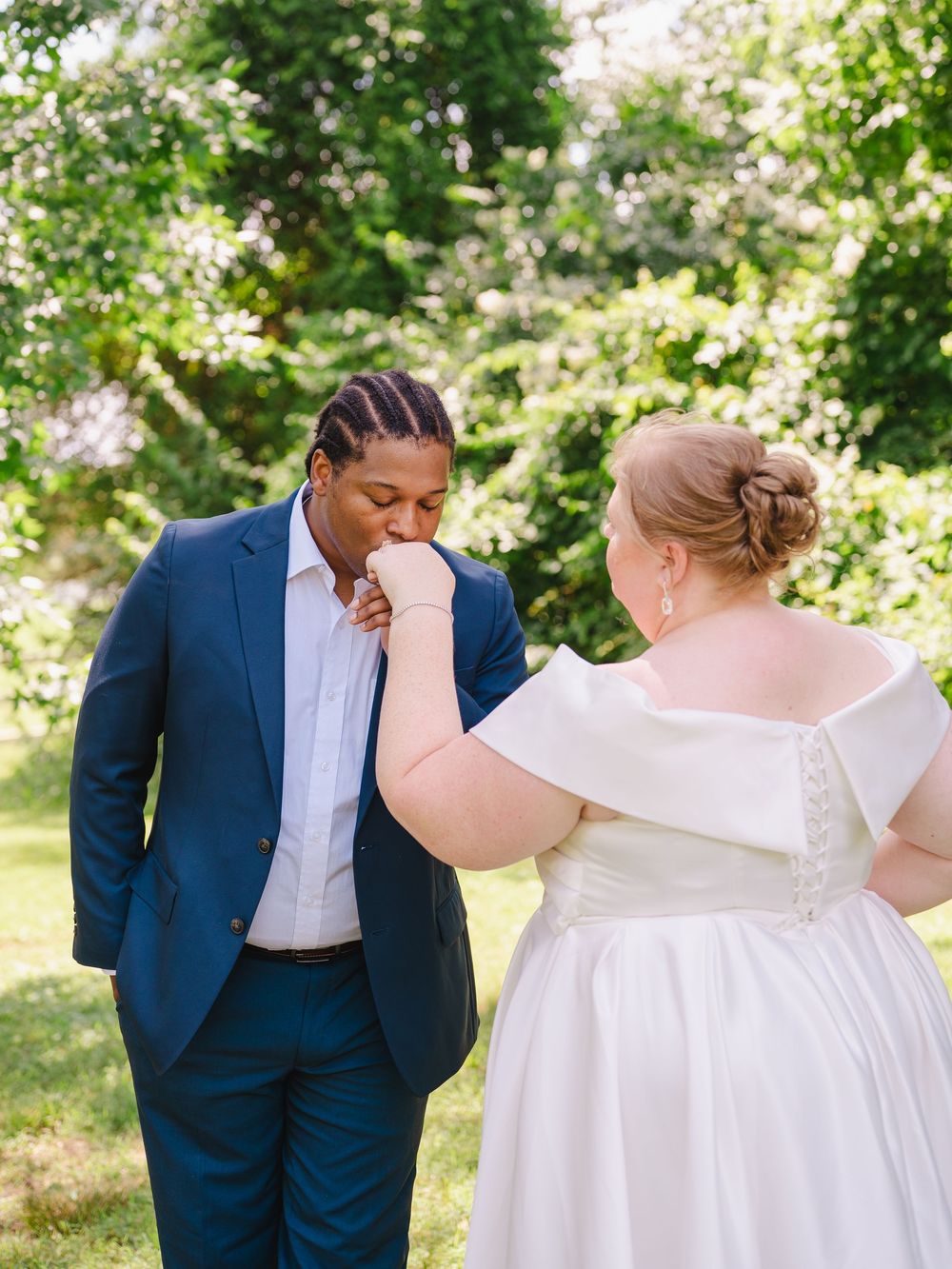 Outdoor engagement photos on manicured lawns of Allandale Mansion | North Carolina and Tennessee engagement photographer
