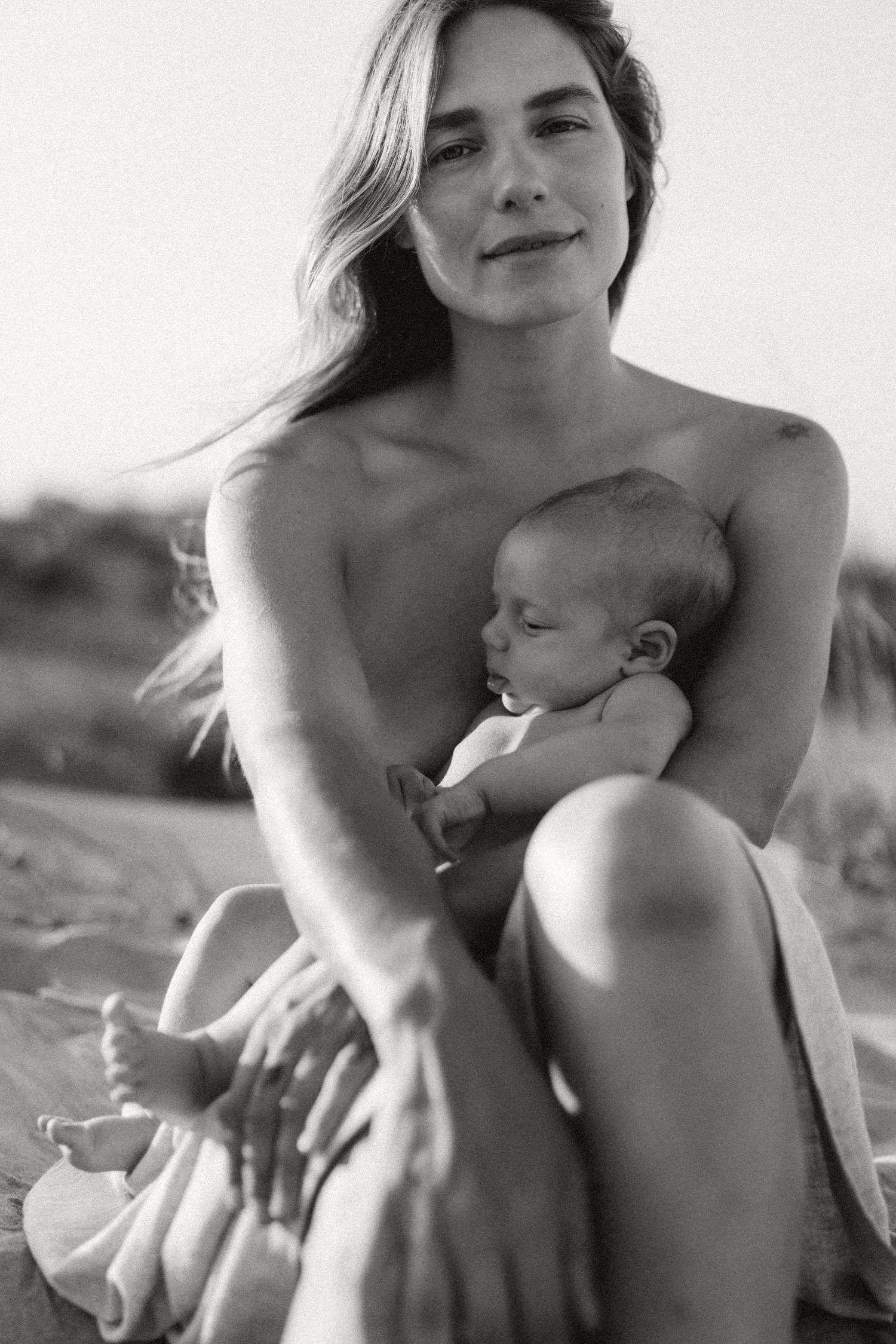 Javea Photographer specializing in emotional family and motherhood photography on the Costa Blanca. Sunset sessions, storytelling
