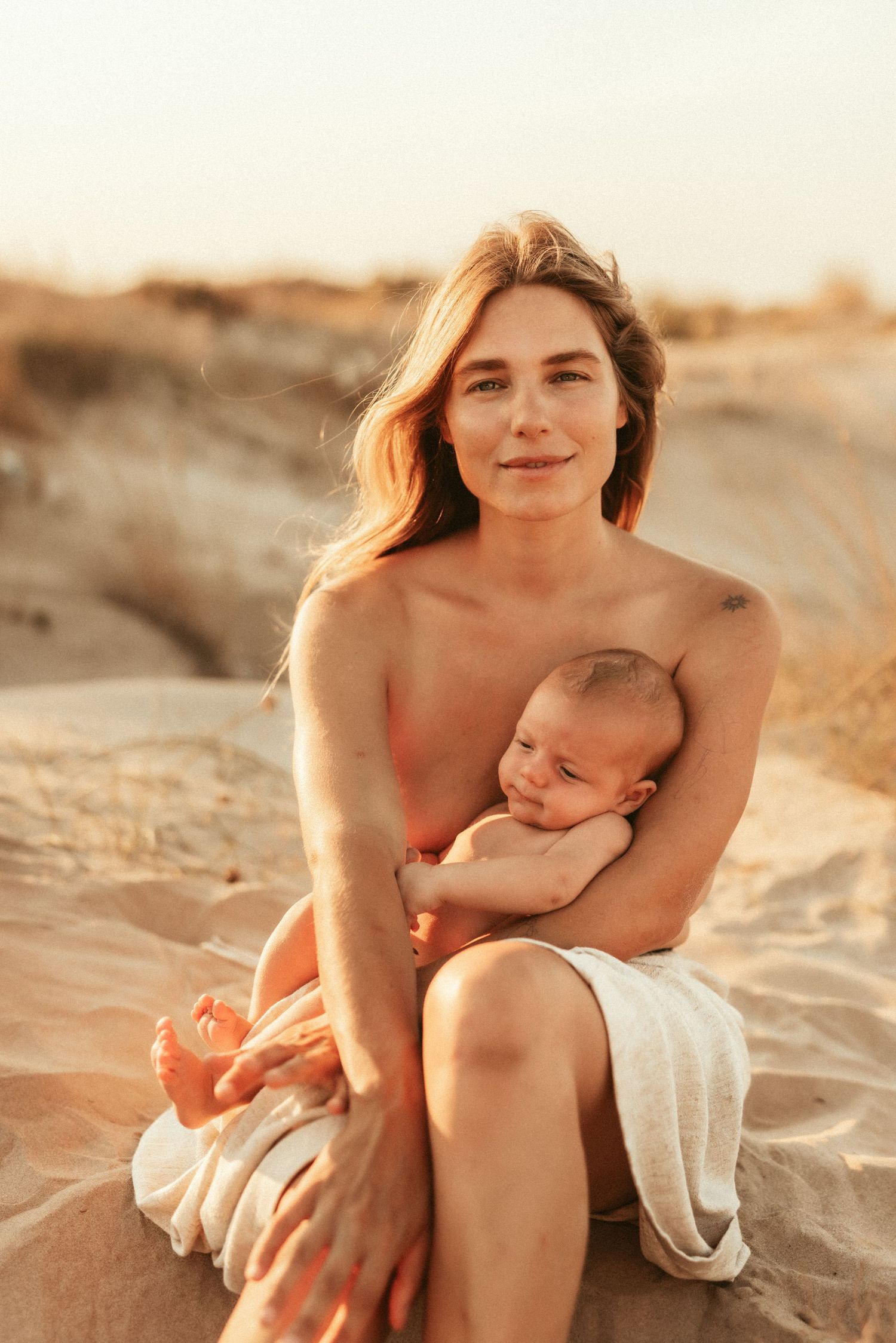 Javea Photographer specializing in emotional family and motherhood photography on the Costa Blanca. Sunset sessions, storytelling