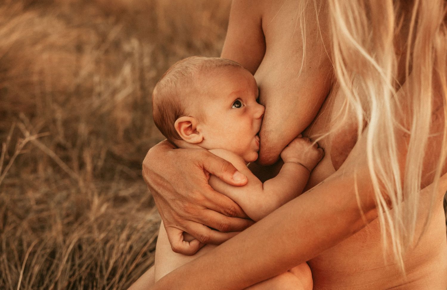 Javea Photographer specializing in emotional family and motherhood photography on the Costa Blanca. Sunset sessions, storytelling