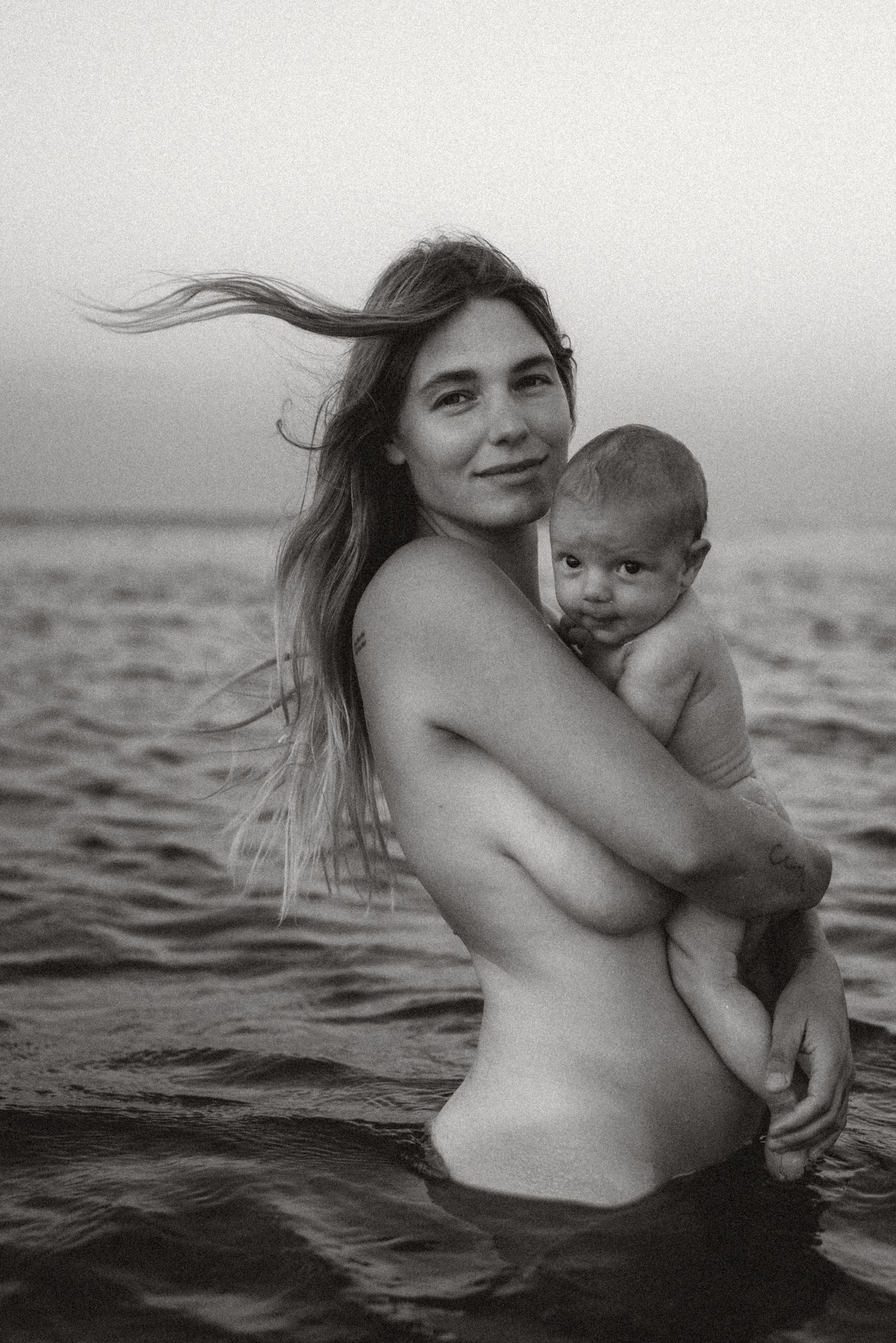Javea Photographer specializing in emotional family and motherhood photography on the Costa Blanca. Sunset sessions, storytelling