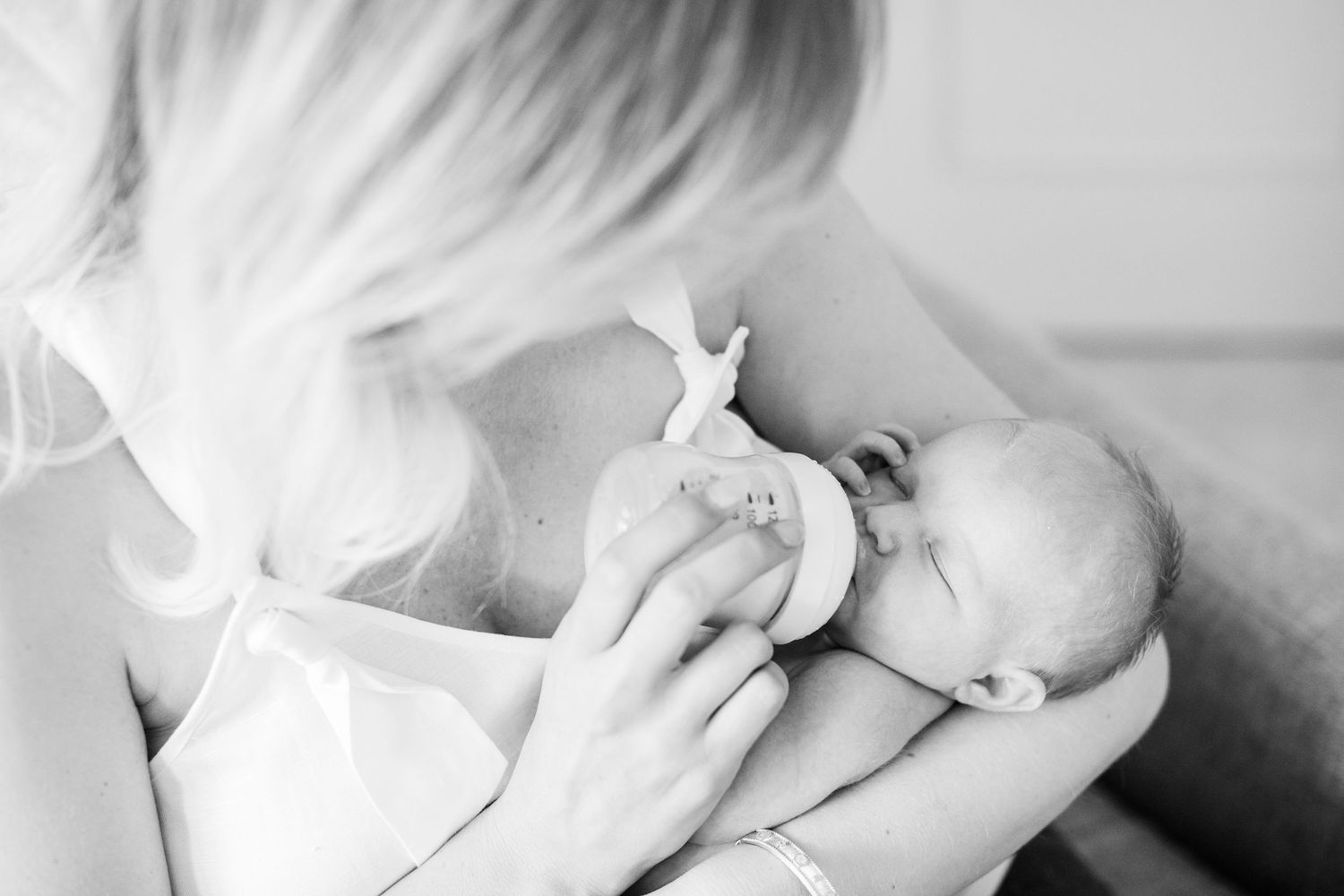Newborn portrait. Mother and baby. Guaynabo, Puerto Rico.