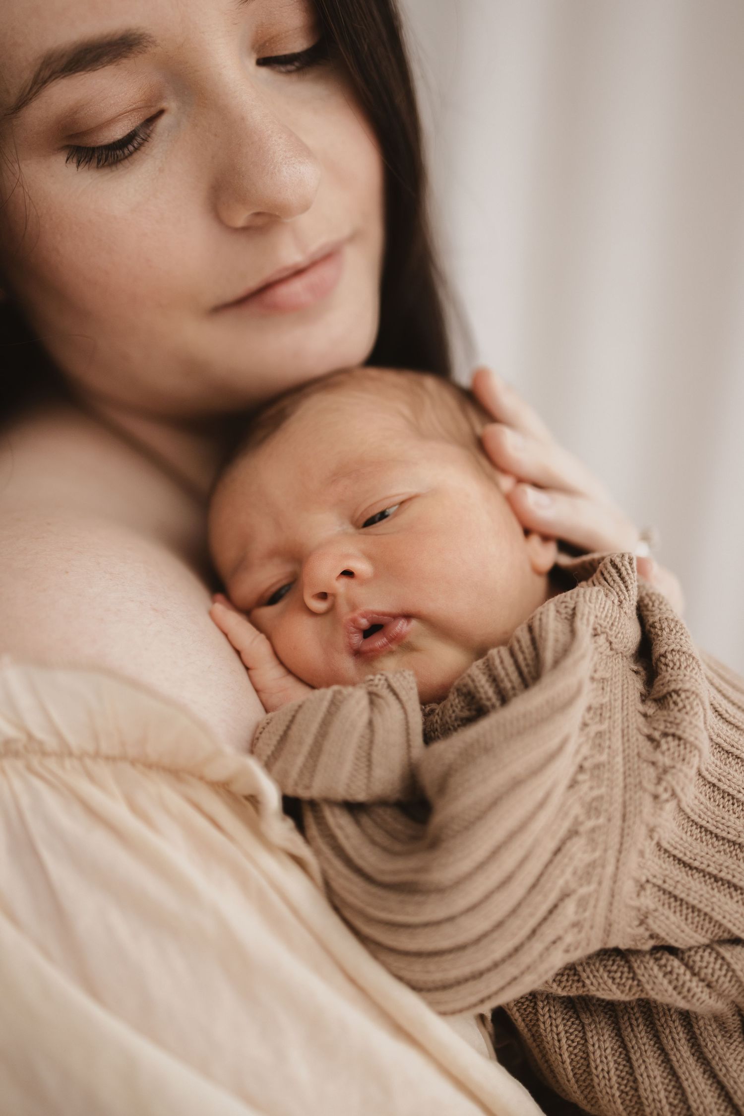 Geelong Lara Torquay Ocean Grove Barwon Heads newborn maternity pregnancy family motherhood couples photographer photography photoshoot