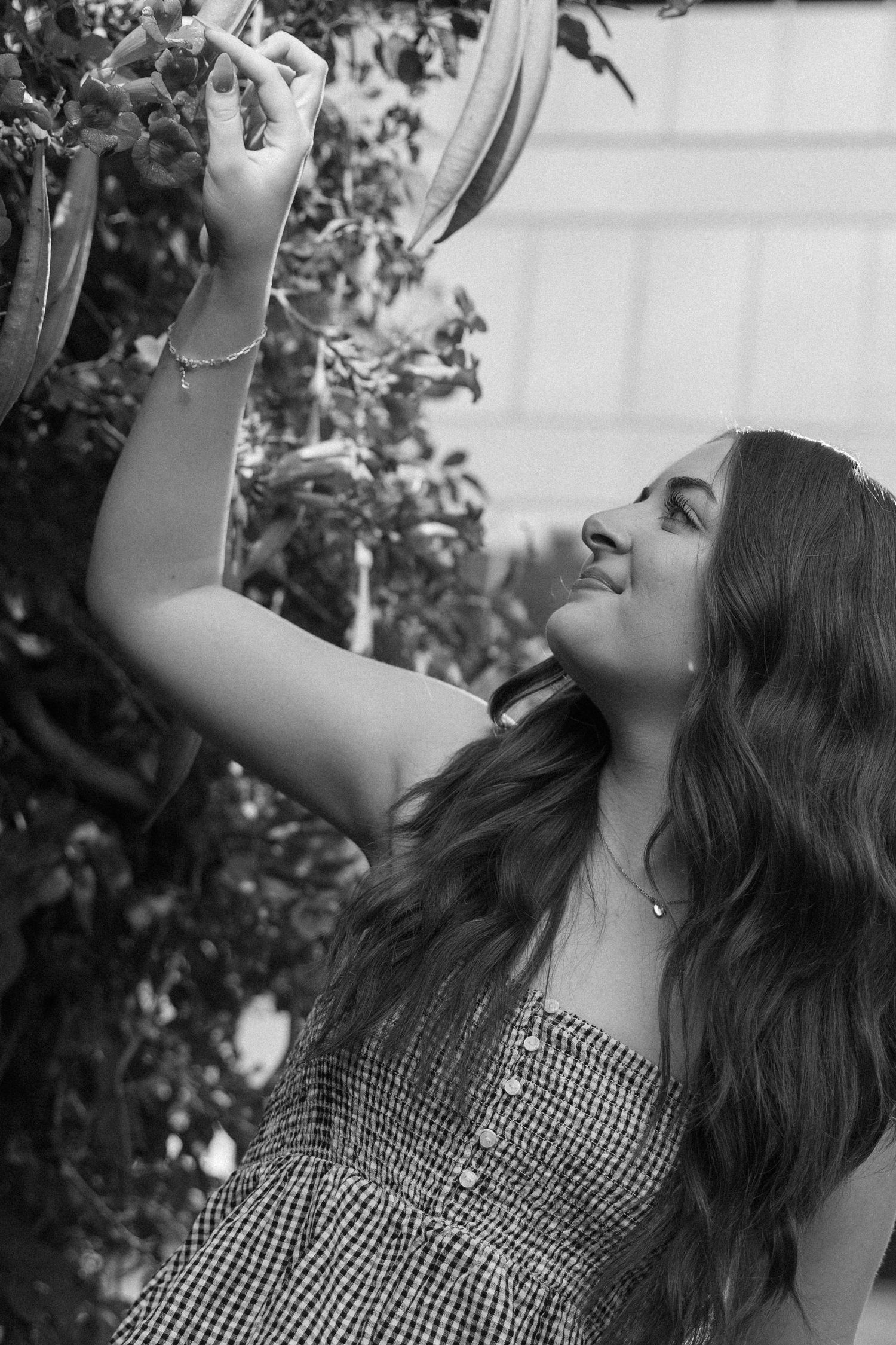 Outdoor summer downtown senior photos in Springfield, Illinois