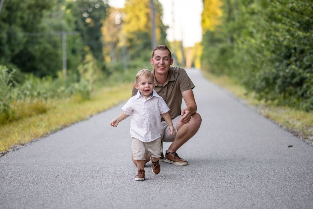 Springfield, IL Photographer captures a son and a dad playing during a session in Central IL