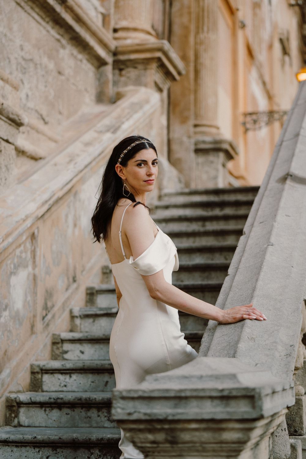 Elegant bride during her wedding in Sicily, captured by a palermo photographer