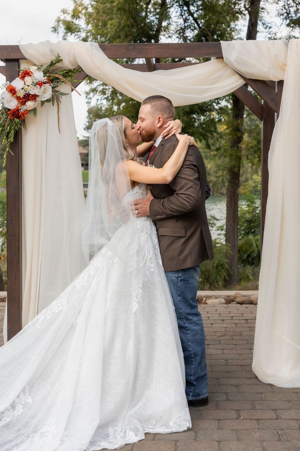 San Diego wedding photographer documenting candid emotional moments