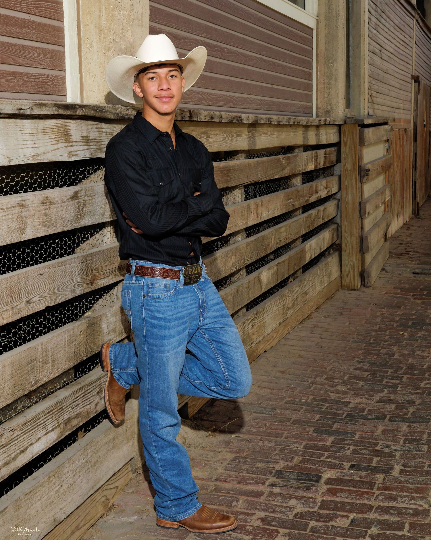 Dallas photography and video for Quinceañeros
 - R & R Marcelo DFW