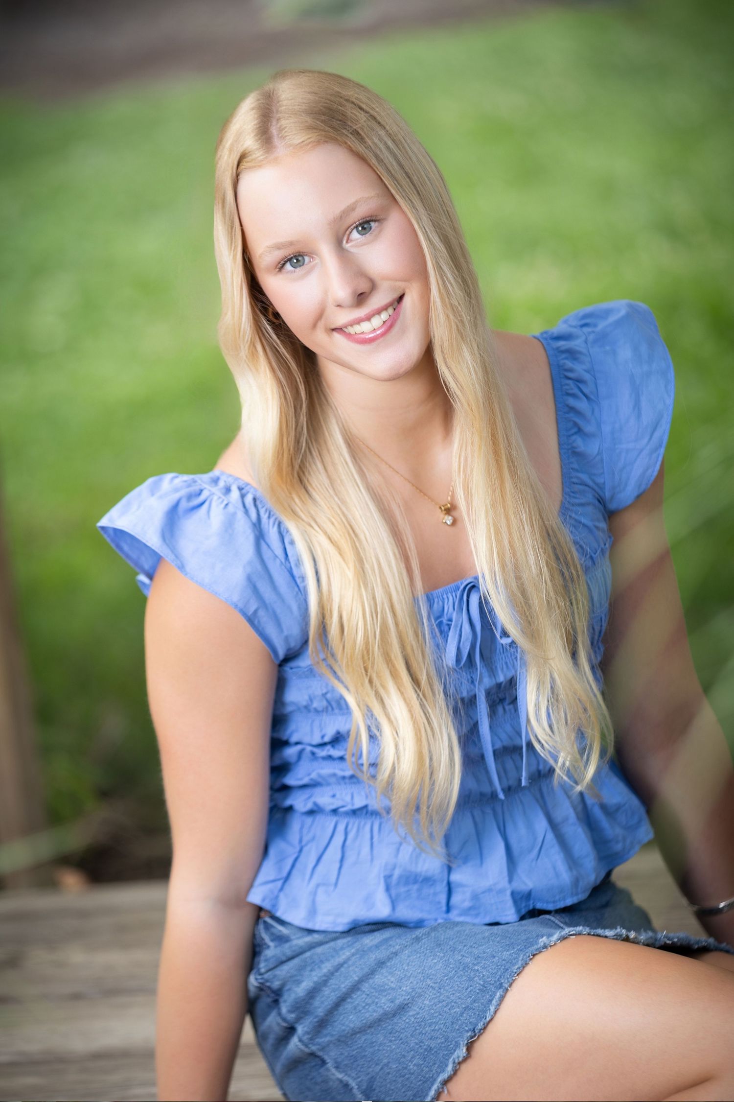 Olentangy Liberty senior pictures. Westerville senior pictures.  Downtown Westerville senior pictures.  Urban senior pictures.