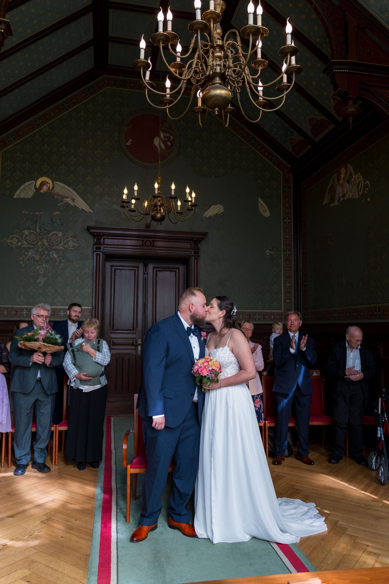 Hochzeitsfotografie im Standesamt Neukölln mit natürlichen Momenten