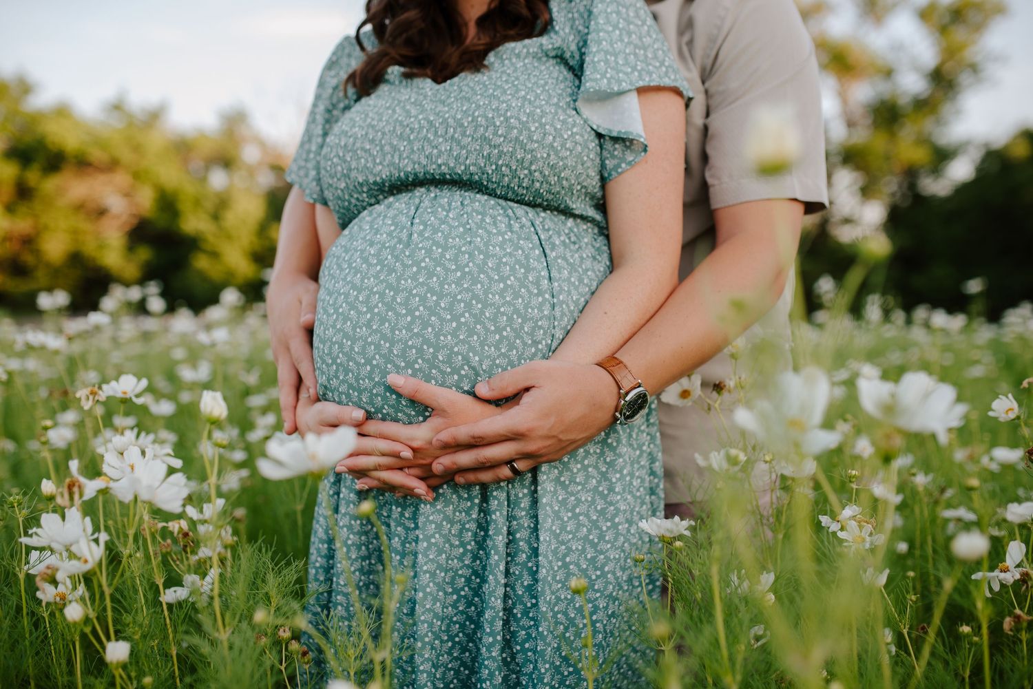 Flower field maternity session in Wichita Kansas by Jessica Nadine Photography