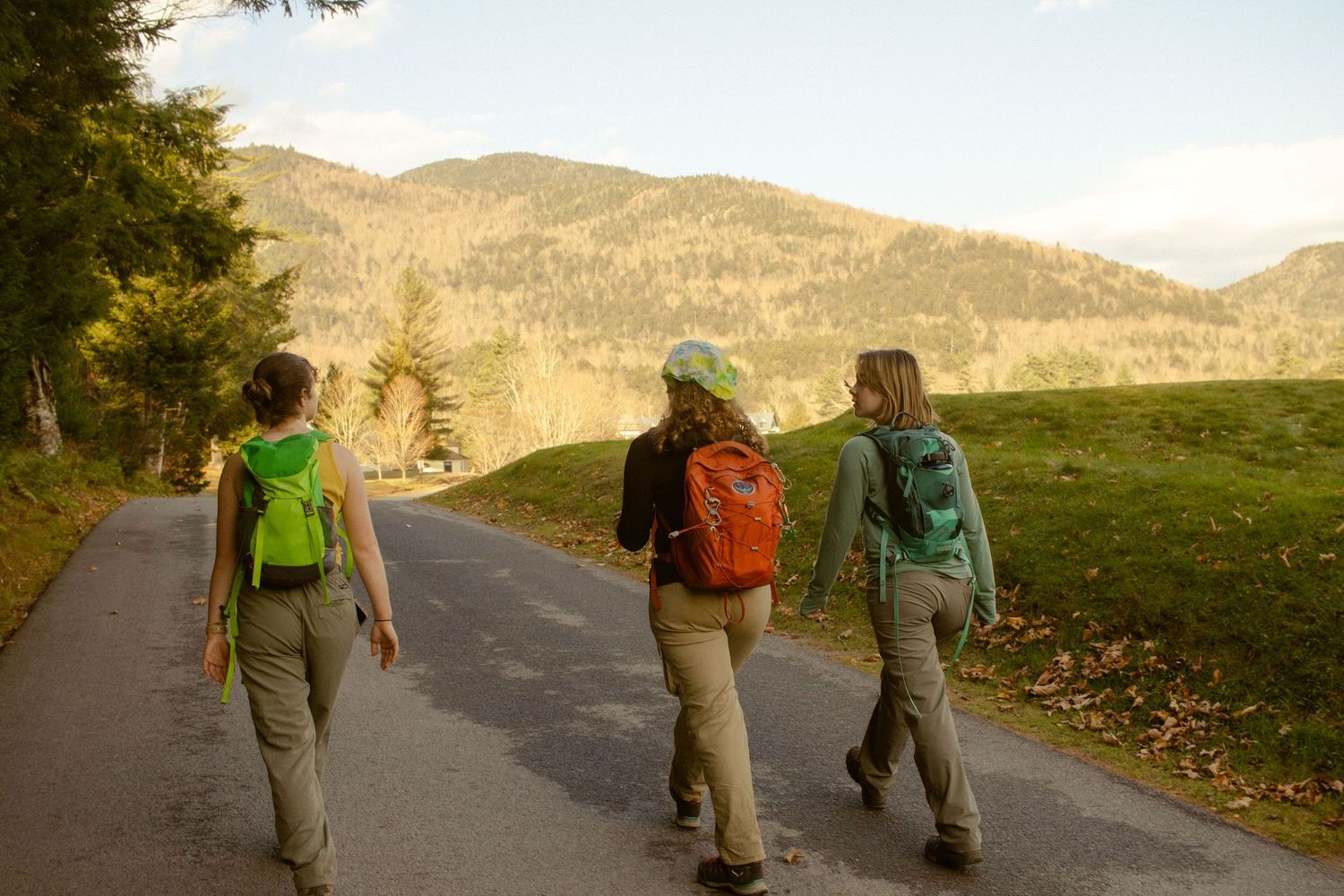 3 girls starting their hike to the summit of Indian Head.