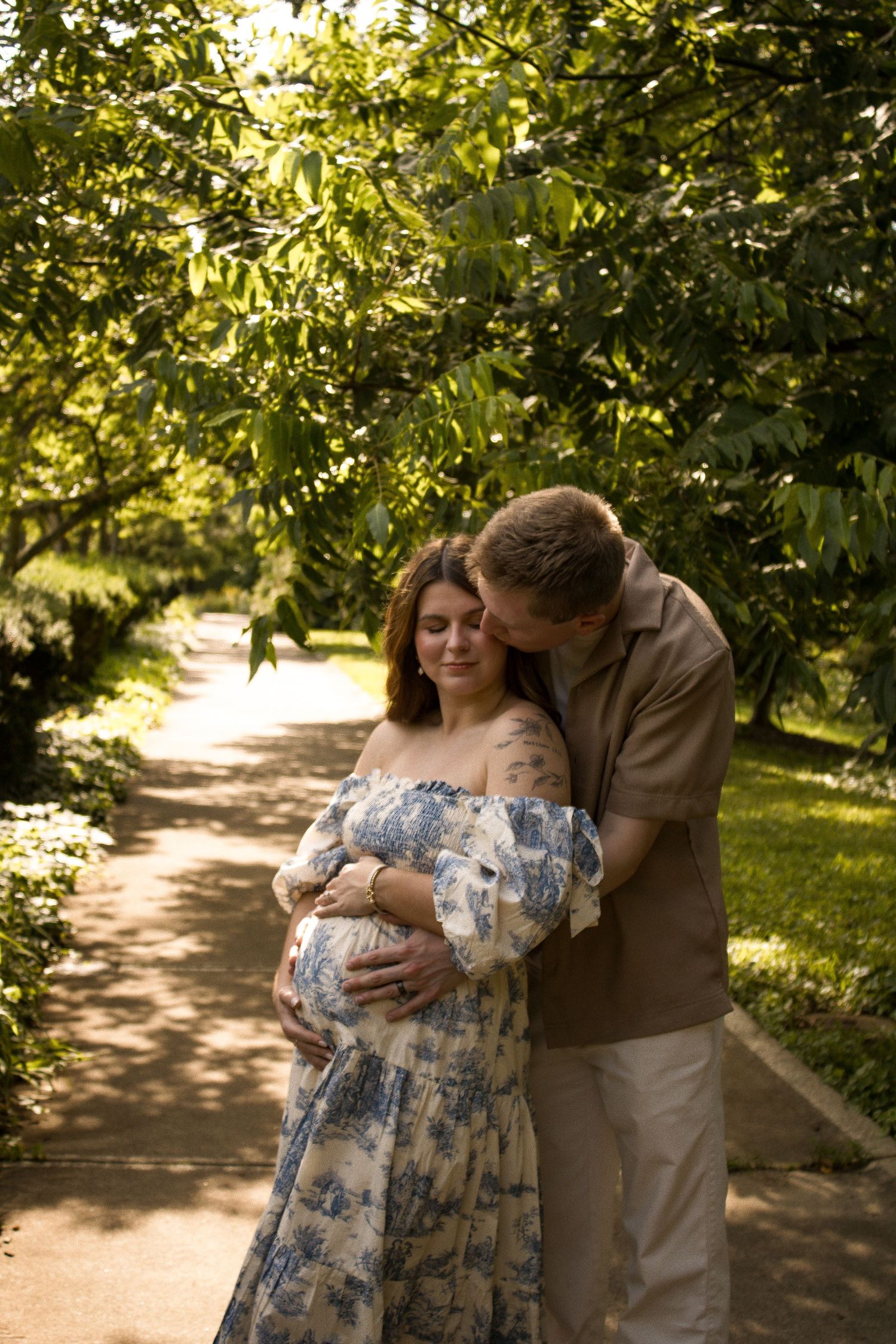 maternity photos Ault park Cincy, new parents, maternity session. northern Kentucky maternity photographer