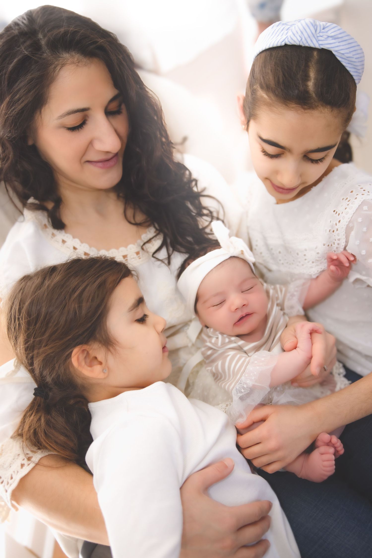best Long Island newborn photographer, best Nassau county newborn photographer, Long Island lifestyle in home newborn sessions, family baby