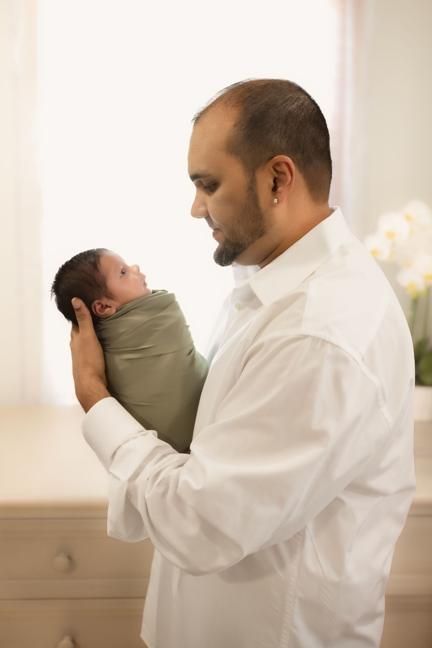 best Long Island newborn photographer, best Nassau county newborn photographer, Long Island lifestyle in home newborn sessions, family baby