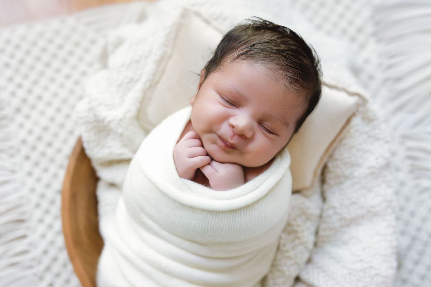 best Long Island newborn photographer, best Nassau county newborn photographer, Long Island lifestyle in home newborn sessions, family baby