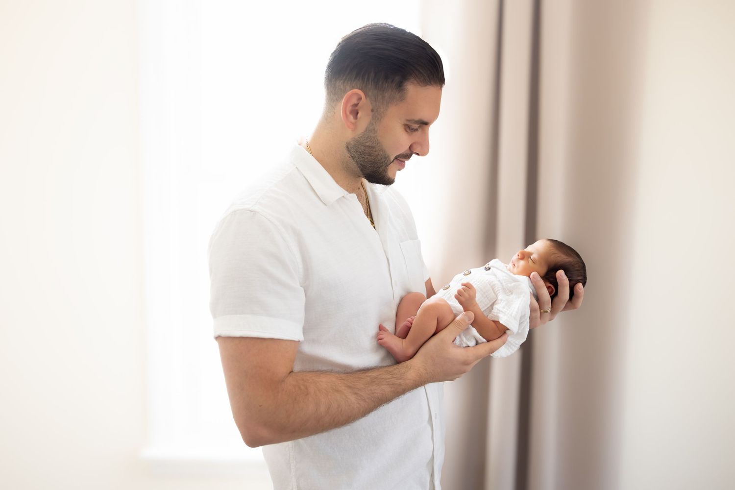 best Long Island newborn photographer, best Nassau county newborn photographer, Long Island lifestyle in home newborn sessions, family baby