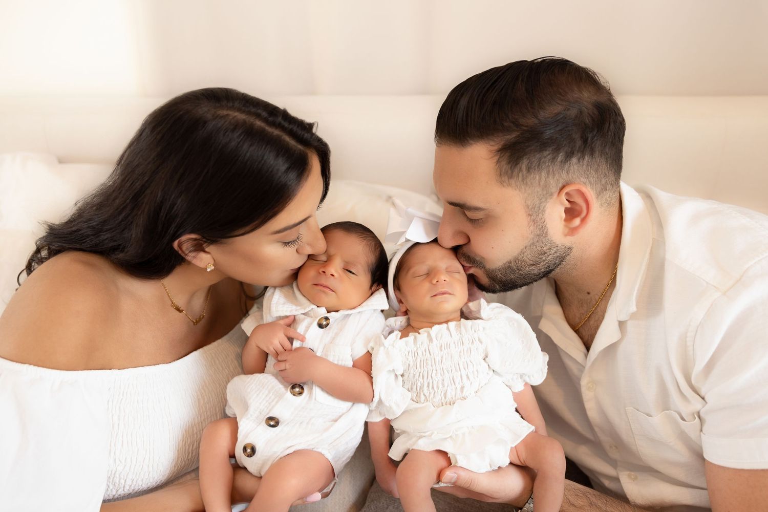 best Long Island newborn photographer, best Nassau county newborn photographer, Long Island lifestyle in home newborn sessions, family baby