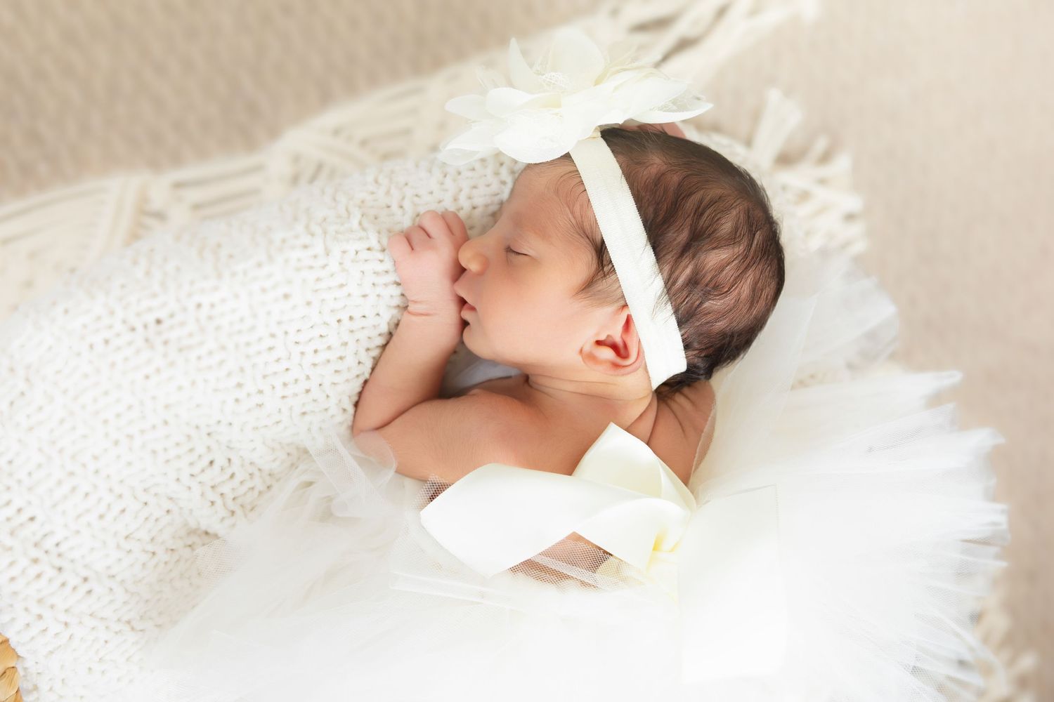best Long Island newborn photographer, best Nassau county newborn photographer, Long Island lifestyle in home newborn sessions, family baby
