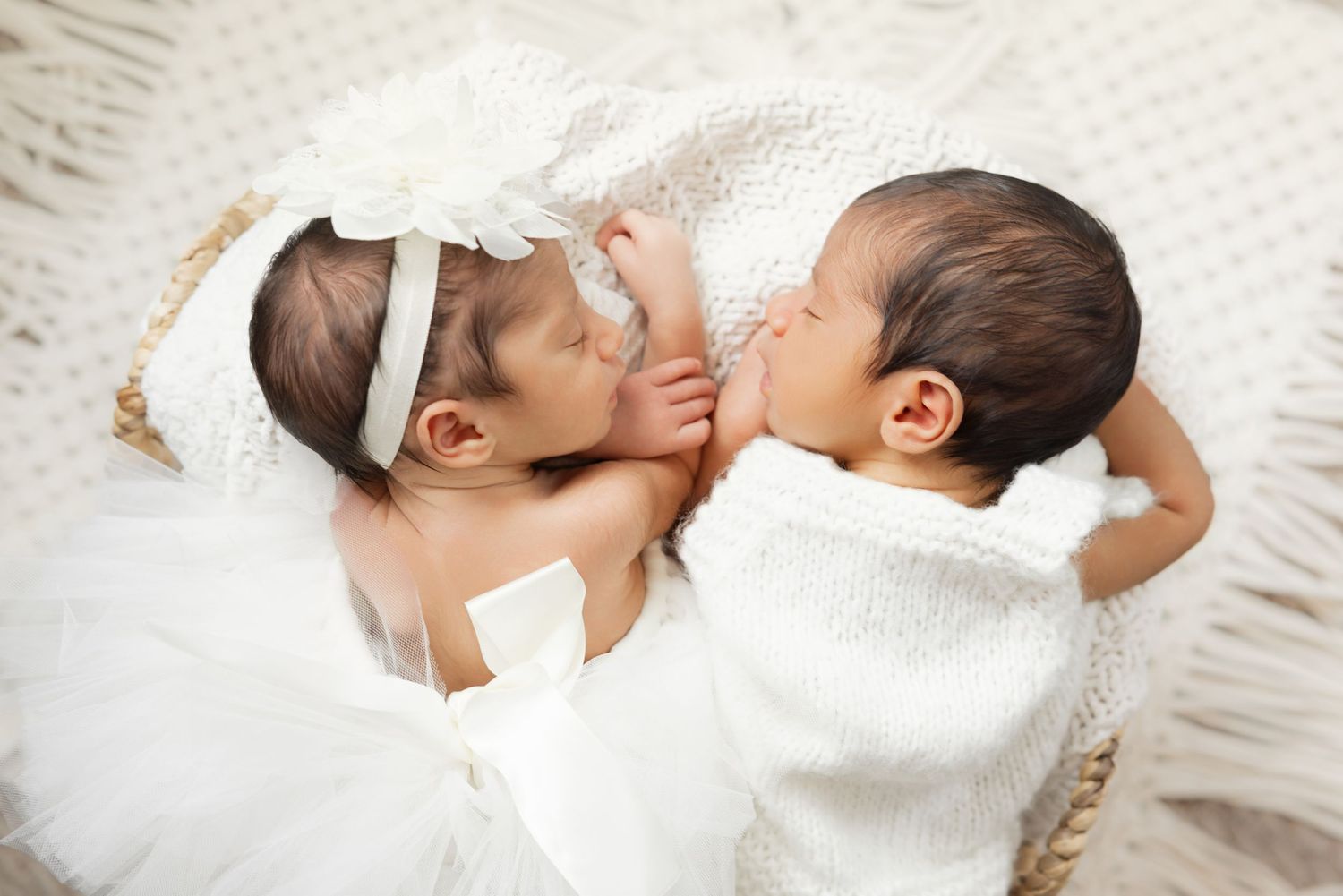 best Long Island newborn photographer, best Nassau county newborn photographer, Long Island lifestyle in home newborn sessions, family baby
