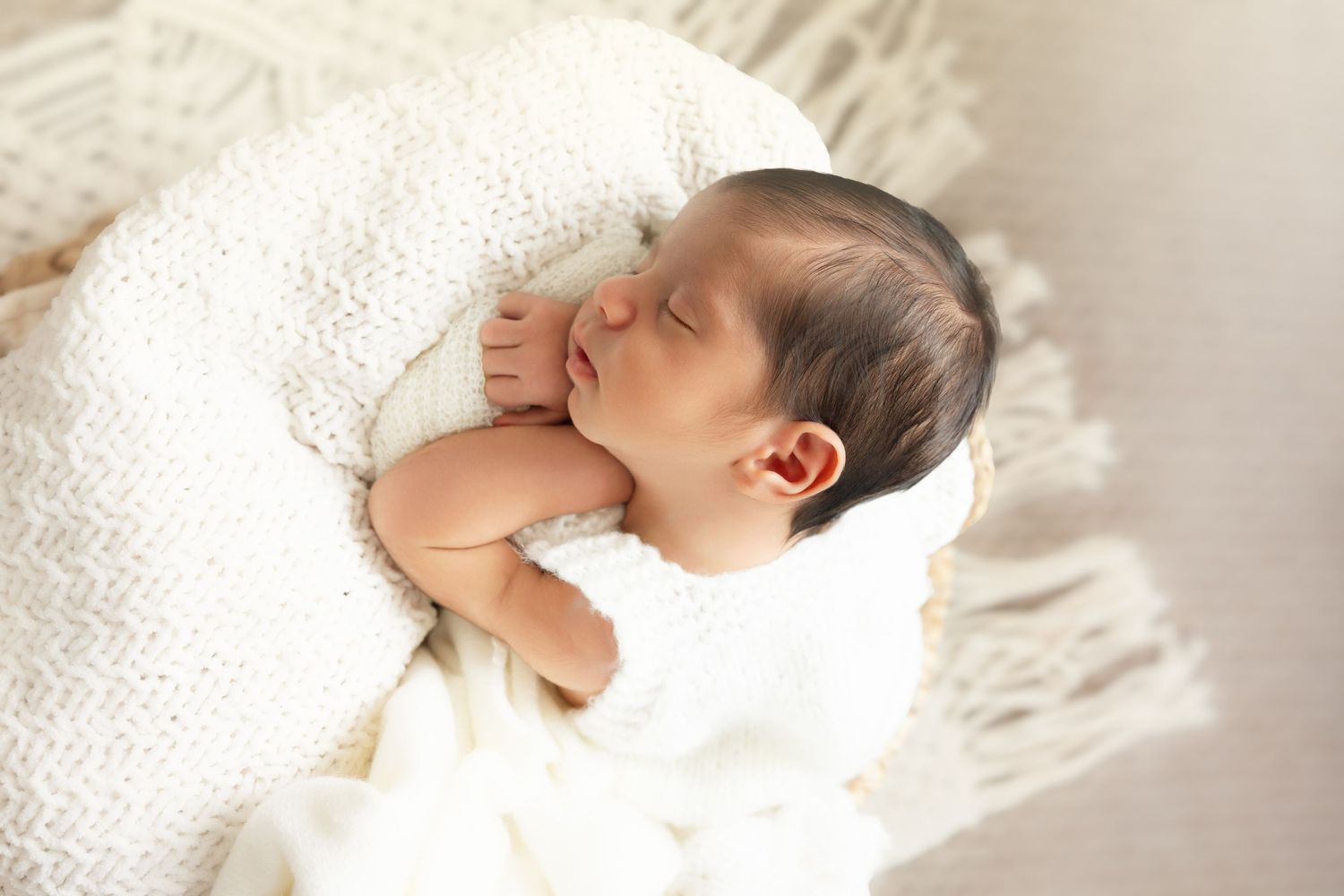 best Long Island newborn photographer, best Nassau county newborn photographer, Long Island lifestyle in home newborn sessions, family baby
