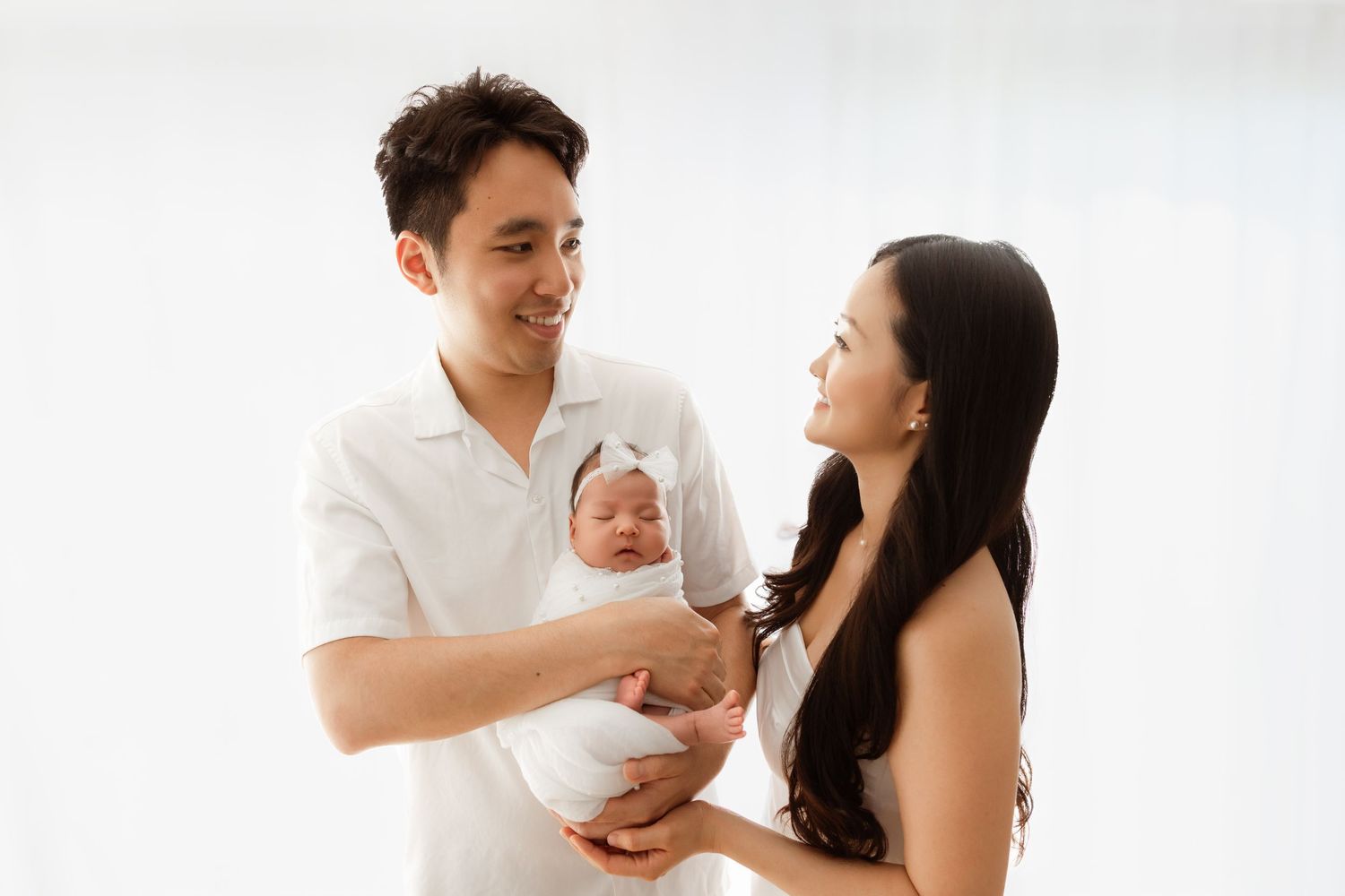 best Long Island newborn photographer, best Nassau county newborn photographer, Long Island lifestyle in home newborn sessions, family baby