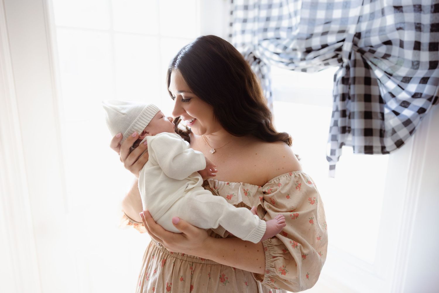best Long Island newborn photographer, best Nassau county newborn photographer, Long Island lifestyle in home newborn sessions, family baby