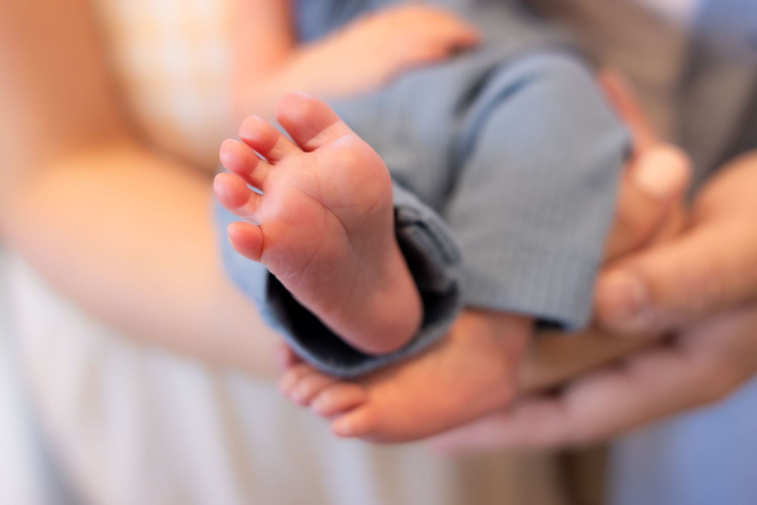 best Long Island newborn photographer, best Nassau county newborn photographer, Long Island lifestyle in home newborn sessions, family baby
