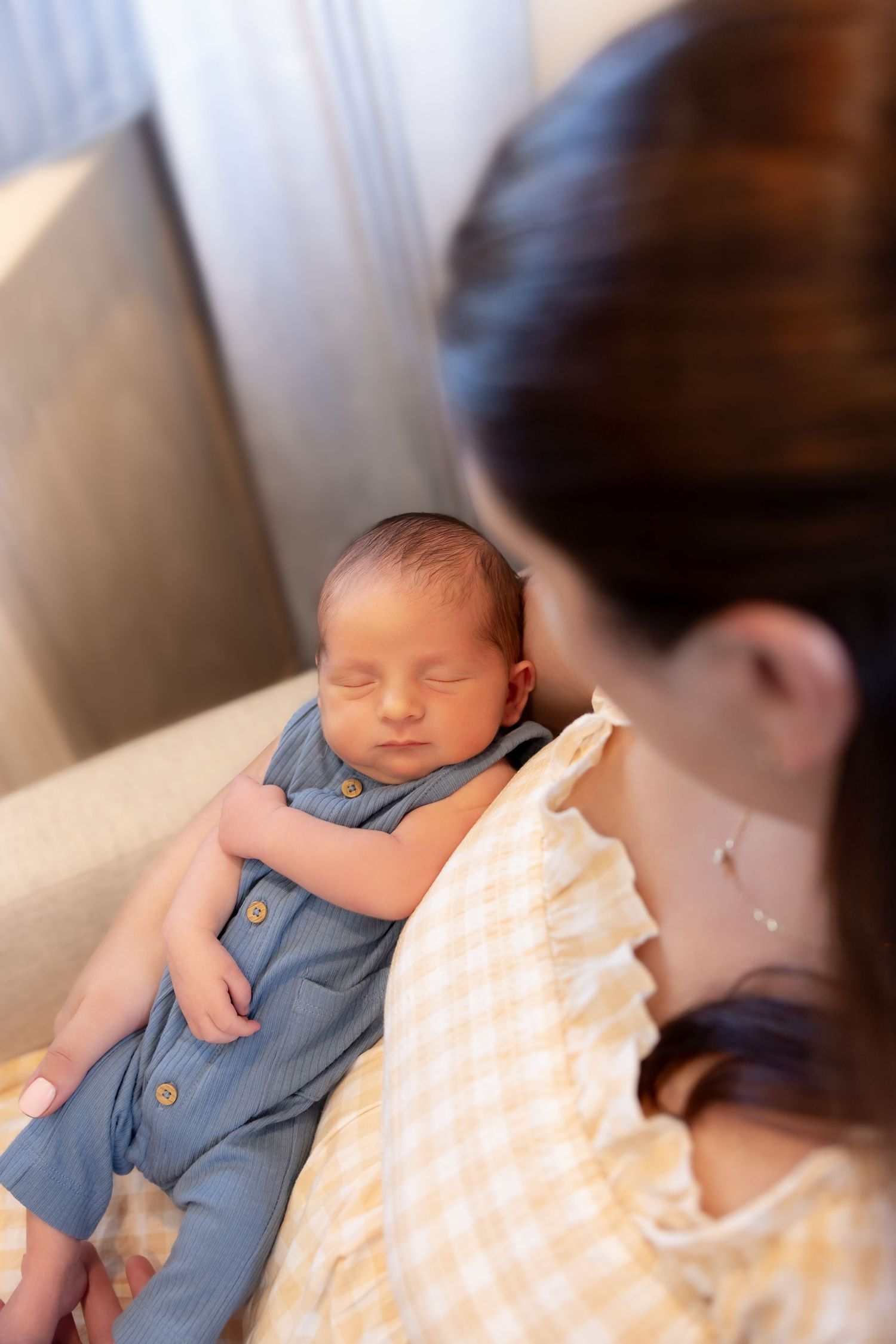 best Long Island newborn photographer, best Nassau county newborn photographer, Long Island lifestyle in home newborn sessions, family baby