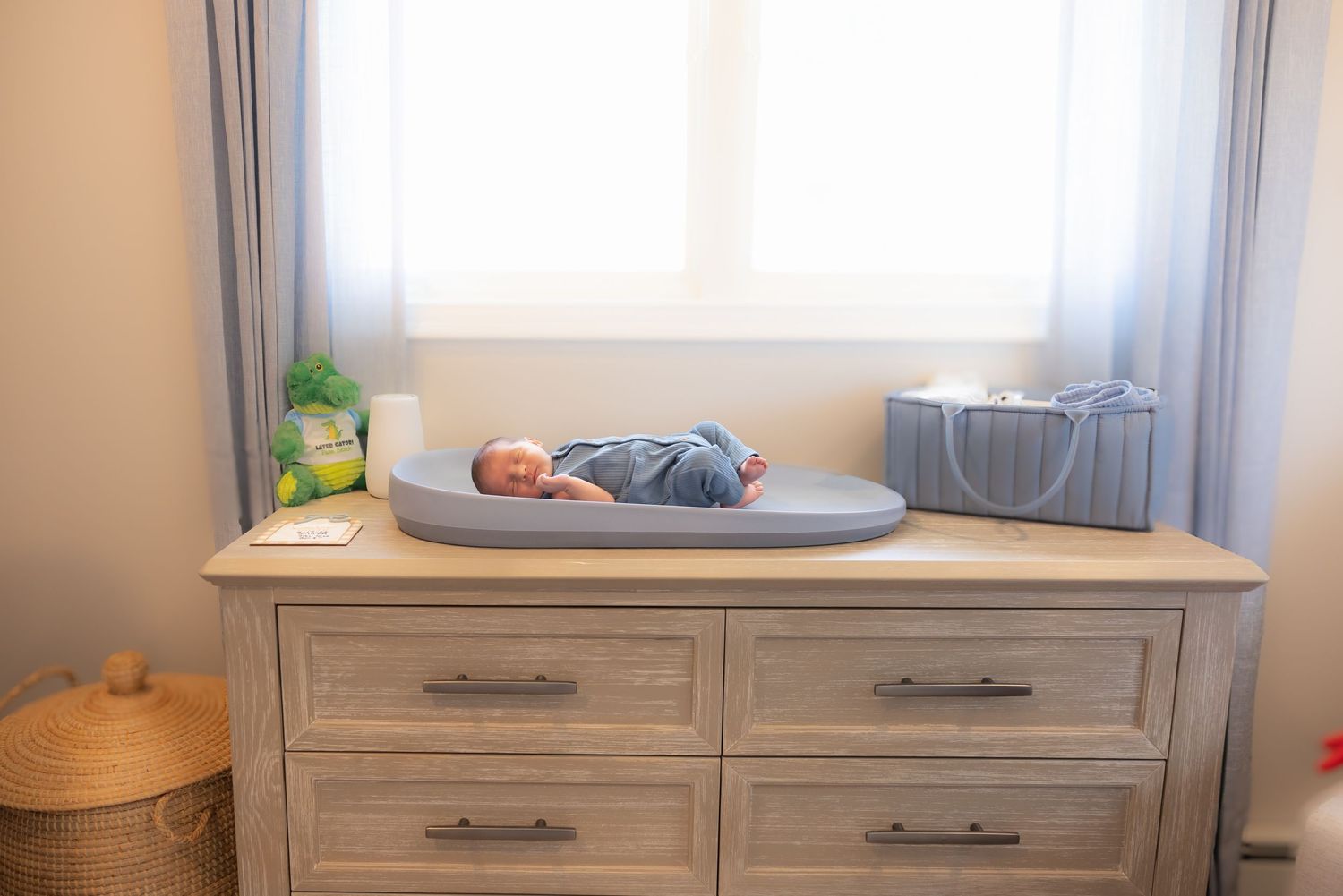 best Long Island newborn photographer, best Nassau county newborn photographer, Long Island lifestyle in home newborn sessions, family baby