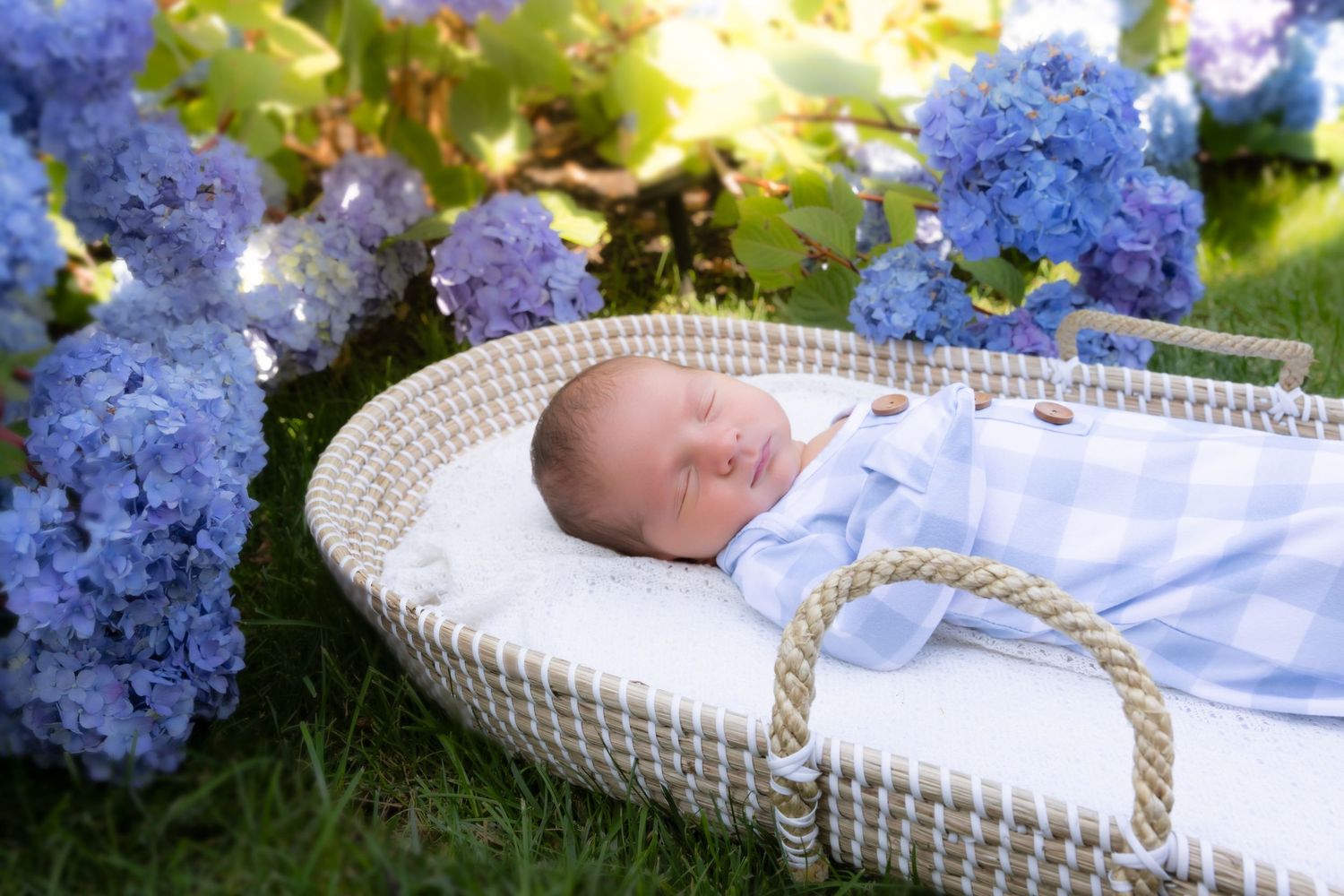 best Long Island newborn photographer, best Nassau county newborn photographer, Long Island lifestyle in home newborn sessions, family baby