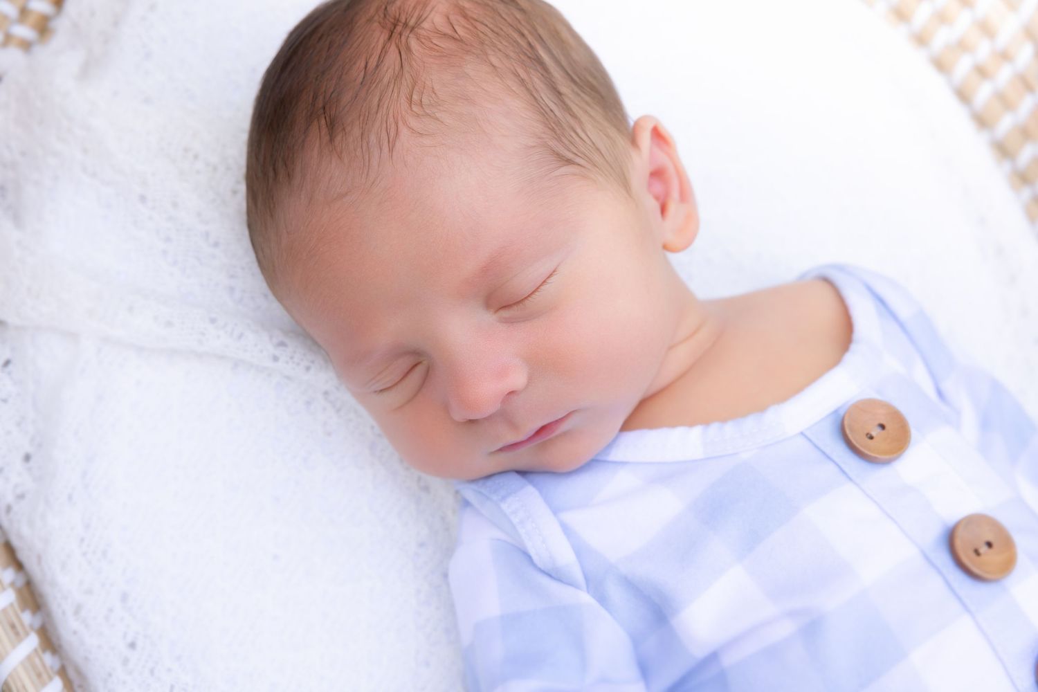 best Long Island newborn photographer, best Nassau county newborn photographer, Long Island lifestyle in home newborn sessions, family baby