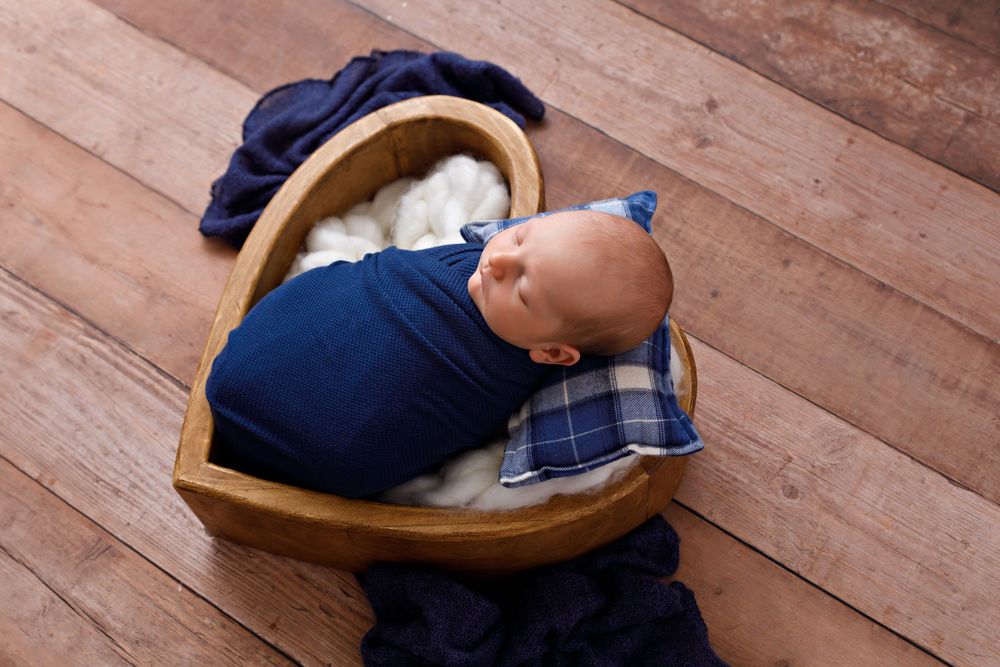 newborn photography 
posed newborn photography
