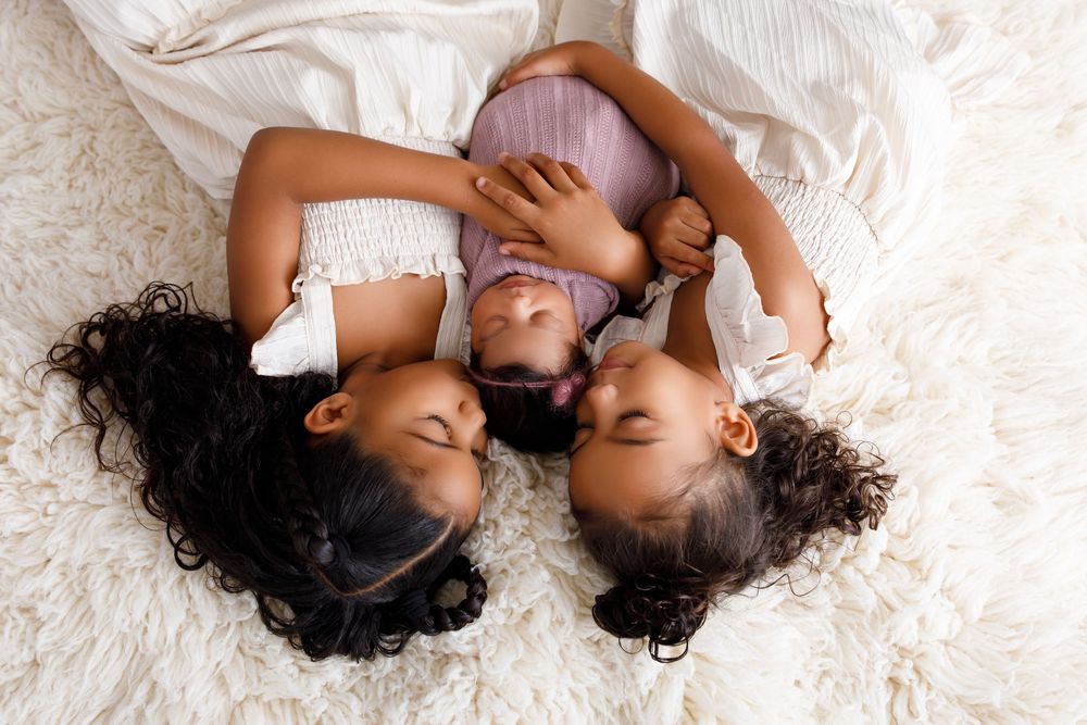Newborn photography
newborn and siblings