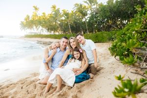 Oahu Family Photographer captures a family at Ko'Olina in Hawaii.