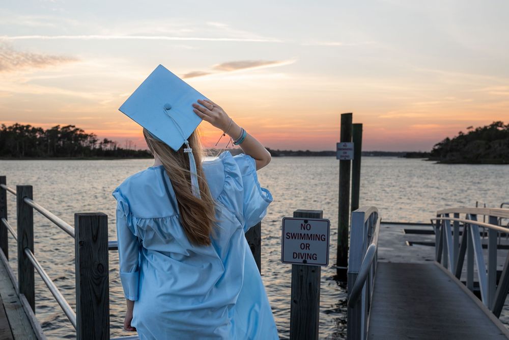 SWANSBORO NC SENIOR PORTRAIT PHOTOGRAPHER cap and gown PHOTOS Emerald Isle HUBERT JACKSONVILLE FAMILY PHOTOGRAPHY