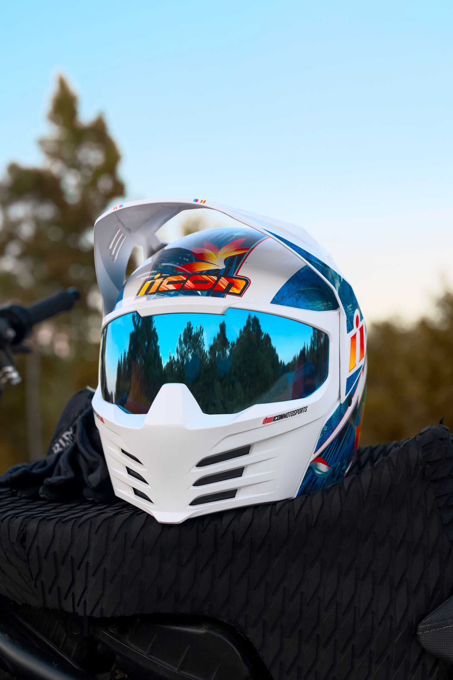 Icon helmet
