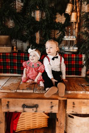 Affordable Knoxville Christmas Mini Session Photography at The Holmstead Studio with Nina Thomas Photography.