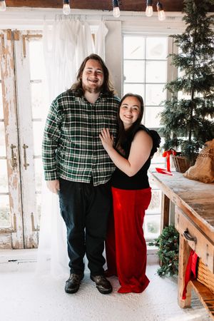Affordable Knoxville Christmas Mini Session Photography at The Holmstead Studio with Nina Thomas Photography.