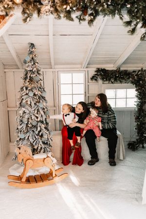 Affordable Knoxville Christmas Mini Session Photography at The Holmstead Studio with Nina Thomas Photography.